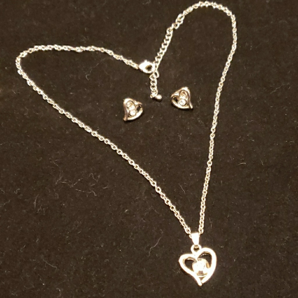 Silvertone heart necklace and matching earrings